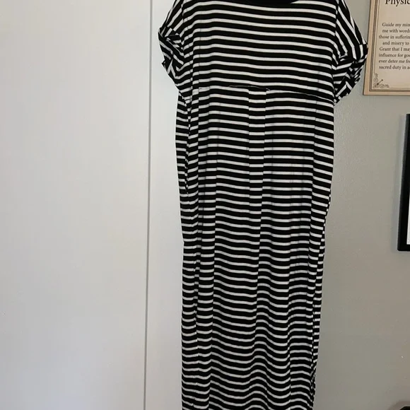 Vanilla Bay Striped Maxi Dress black- large - Picture 4 of 6
